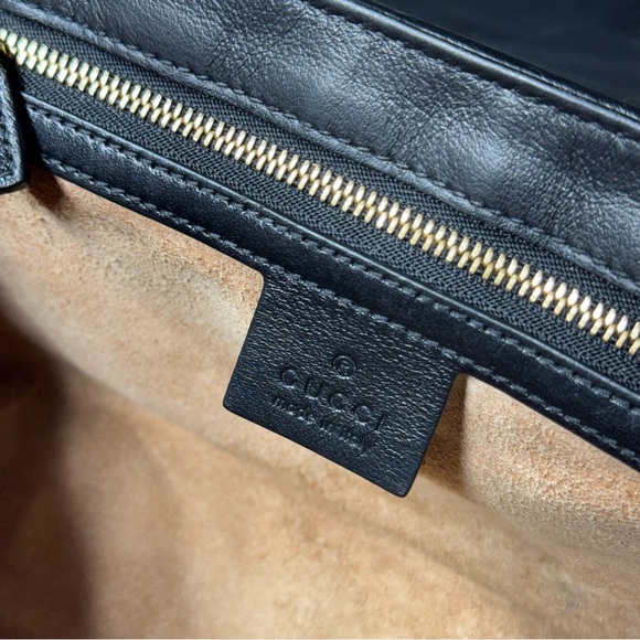 Gucci Marmont Flap Bag in Black - Picture 10 of 11